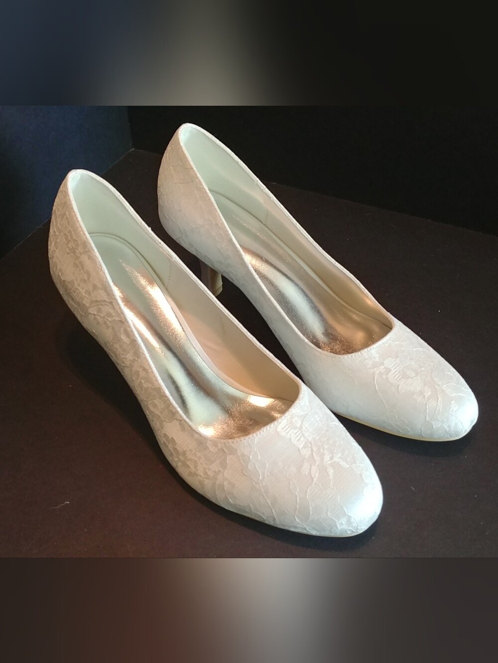 JJs House Ivory Lace Court Heels